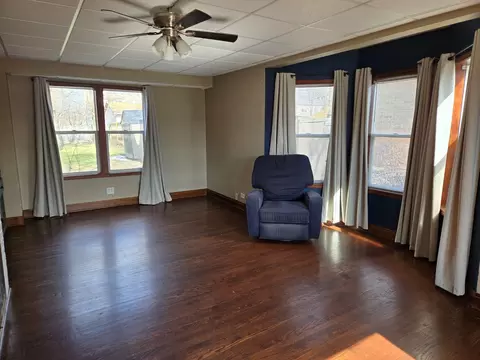 Living - 16517 Plainview Dr, Markham, IL 60428 photo 4 of 6
