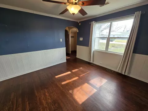 Living - 16517 Plainview Dr, Markham, IL 60428 photo 3 of 6