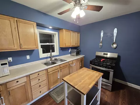 Kitchen - 16517 Plainview Dr, Markham, IL 60428 photo 2 of 3