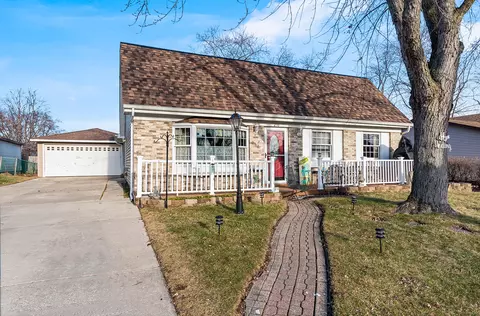 250 Butternut Dr, Bolingbrook, IL 60440