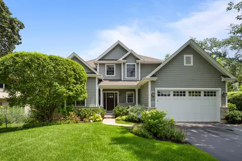 1525 Hawthorne Pl, Deerfield, IL 60015