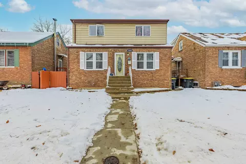 18006 Oakwood Ave, Lansing, IL 60438