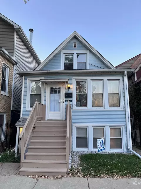 2830 W Wellington Ave, Chicago, IL 60618