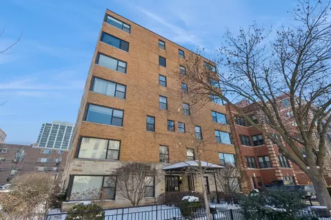 525 W Aldine Ave #1E, Chicago, IL 60657