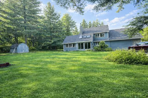10905 Breezy Lawn Rd, Spring Grove, IL 60081
