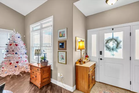 Entry Way - 1121 Declaration Dr, Savoy, IL 61874 photo 3 of 6