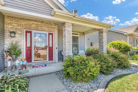 Exterior - 1121 Declaration Dr, Savoy, IL 61874 photo 6 of 18