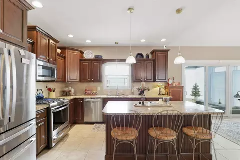 Kitchen - 1121 Declaration Dr, Savoy, IL 61874 photo 5 of 5