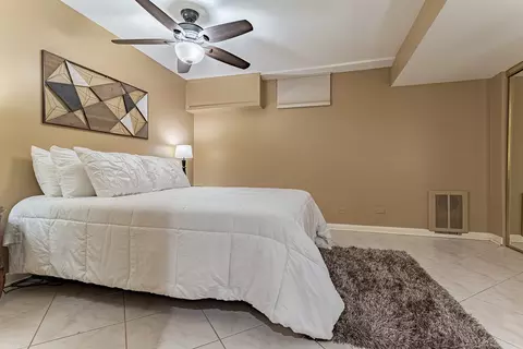 Bedroom - 711 E Greenview Rd, Itasca, IL 60143 photo 5 of 5