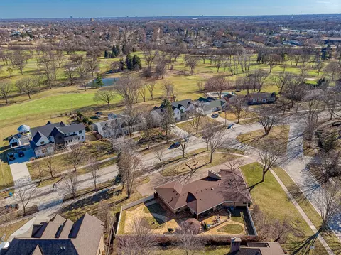 View/Area - 711 E Greenview Rd, Itasca, IL 60143 photo 4 of 4
