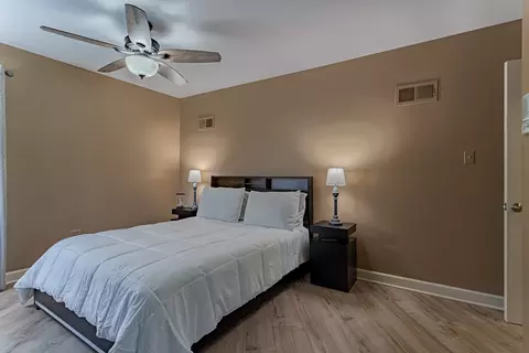 Bedroom - 711 E Greenview Rd, Itasca, IL 60143 photo 3 of 5