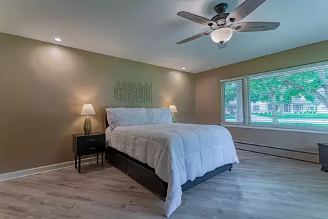 Bedroom - 711 E Greenview Rd, Itasca, IL 60143 photo 2 of 5