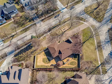 View/Area - 711 E Greenview Rd, Itasca, IL 60143 photo 2 of 4