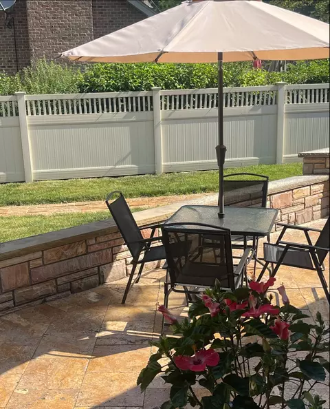 Exterior - 711 E Greenview Rd, Itasca, IL 60143 photo 6 of 6
