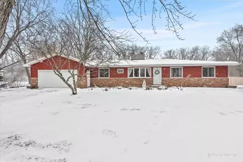 6045 E South Prairie Dr, Morris, IL 60450