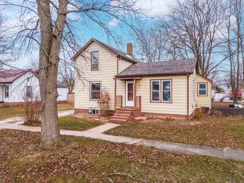 Exterior - 121 E James St, Forrest, IL 61741 photo 7 of 7