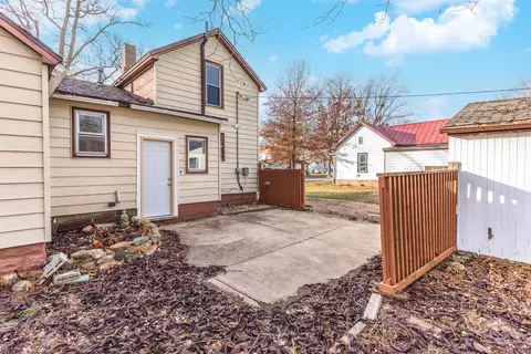Exterior - 121 E James St, Forrest, IL 61741 photo 3 of 7