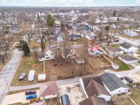 View/Area - 121 E James St, Forrest, IL 61741 photo 5 of 9