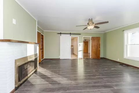 Living - 121 E James St, Forrest, IL 61741 photo 4 of 7