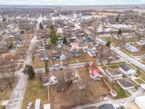 View/Area - 121 E James St, Forrest, IL 61741 photo 4 of 9