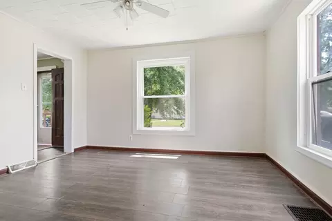 121 E James St, Forrest, IL 61741 photo 11