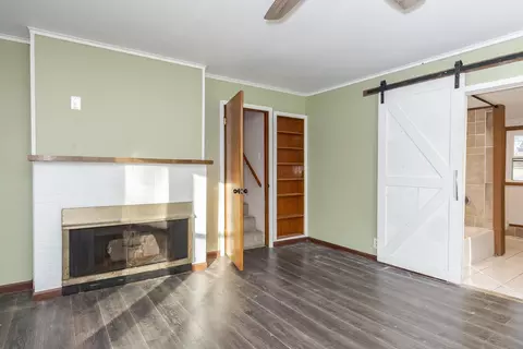 Living - 121 E James St, Forrest, IL 61741 photo 2 of 7