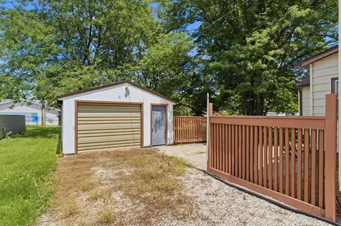 121 E James St, Forrest, IL 61741 photo 31