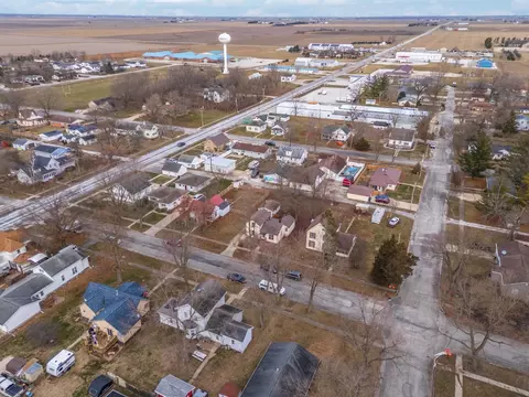 View/Area - 121 E James St, Forrest, IL 61741 photo 3 of 9