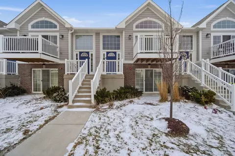 7214 Farmstead Ln, Hanover Park, IL 60133