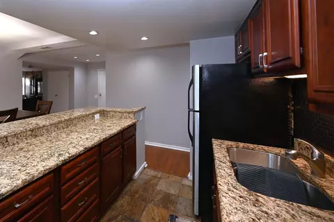 Kitchen - 40 E 9th St #616, Chicago, IL 60605 photo 3 of 3