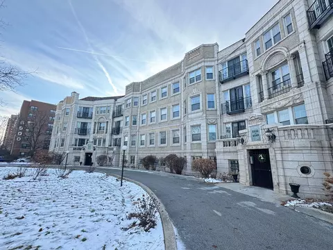 6832 S South Shore Dr #1, Chicago, IL 60649