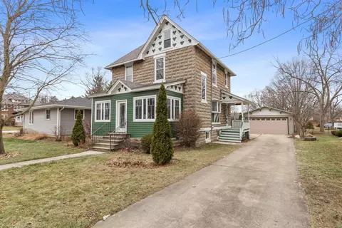337 W Corning Ave, Peotone, IL 60468