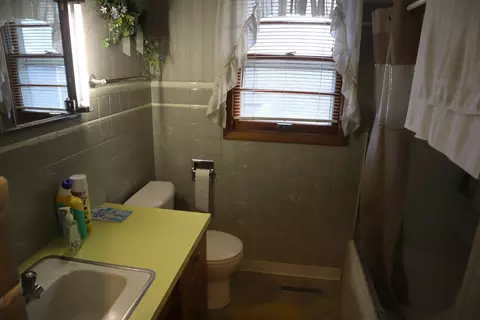 Bath - 113 Stephens Ave, Walnut, IL 61376 photo 1 of 1