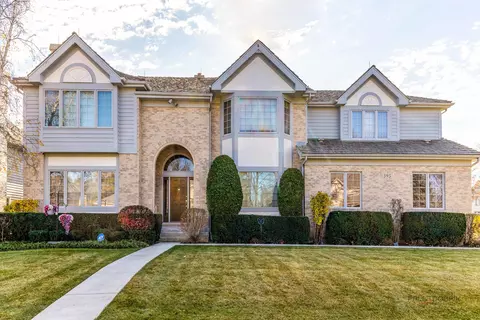 395 Blue Ash Dr, Buffalo Grove, IL 60089