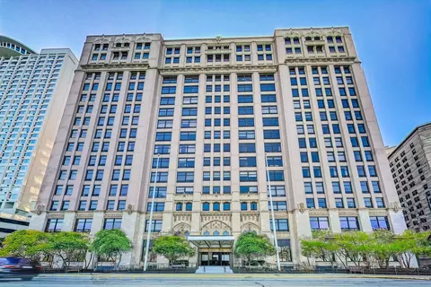 680 N Lake Shore Dr #221, Chicago, IL 60611