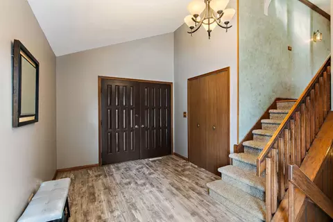 183 Brookside Dr, Elgin, IL 60123 photo 4
