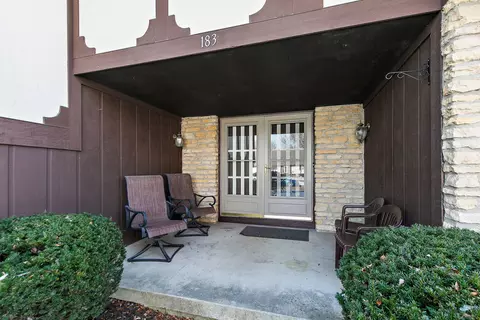 183 Brookside Dr, Elgin, IL 60123 photo 3