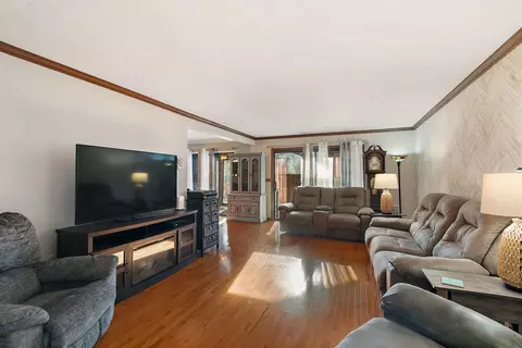 183 Brookside Dr, Elgin, IL 60123 photo 6