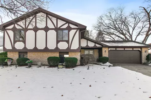 183 Brookside Dr, Elgin, IL 60123