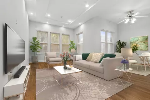 Living - 1628 W Juneway Ave #1, Chicago, IL 60626 photo 1 of 9