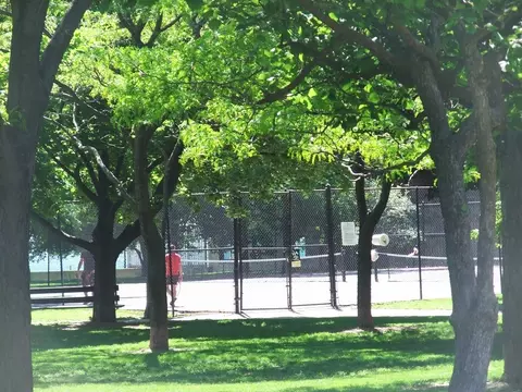 Exterior - 1628 W Juneway Ave #1, Chicago, IL 60626 photo 7 of 10