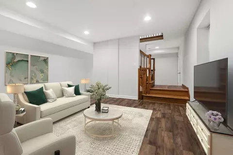 Living - 1628 W Juneway Ave #1, Chicago, IL 60626 photo 8 of 9