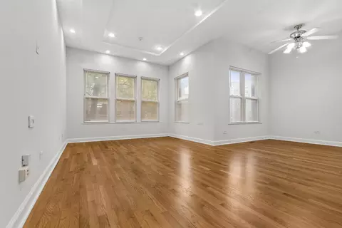 Living - 1628 W Juneway Ave #1, Chicago, IL 60626 photo 2 of 9