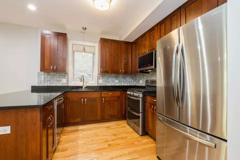 Kitchen - 21 E 26th St #3, Chicago, IL 60616 photo 3 of 3