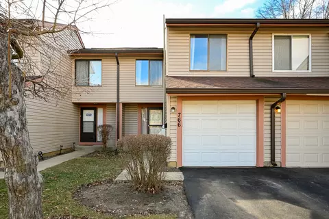 766 Colorado Ct, Carol Stream, IL 60188