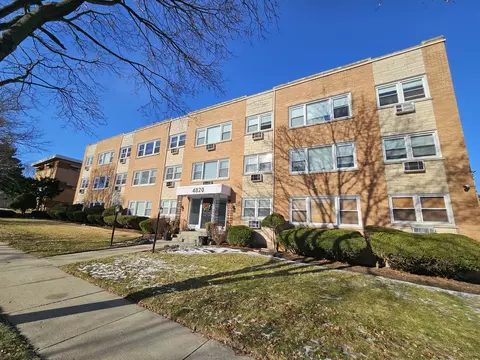 4820 Conrad St #101, Skokie, IL 60077