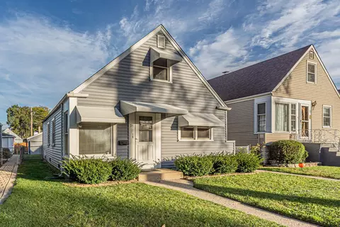 31 46th Ave, Bellwood, IL 60104
