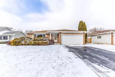 1716 Red Bud Rd, Bolingbrook, IL 60490