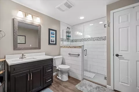 Bath - n515 Armstrong Lane, Geneva, IL 60134 photo 5 of 5