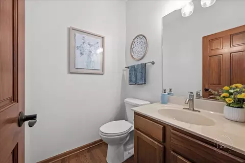 Bath - n515 Armstrong Lane, Geneva, IL 60134 photo 1 of 5